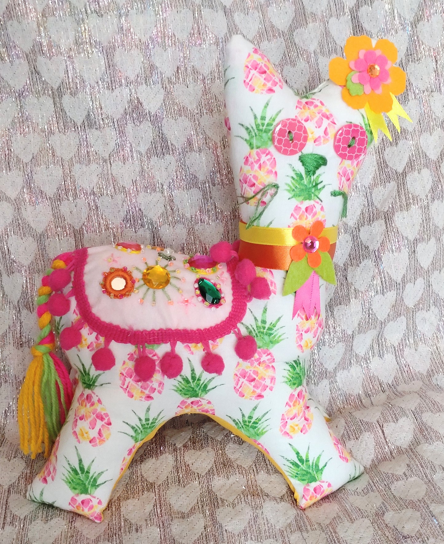 Patchwork Cat - PINEAPPLES