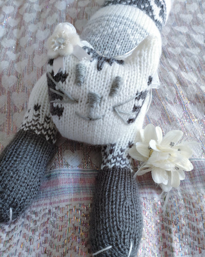 Original Design Fair Isle Feline - MATTERHORN