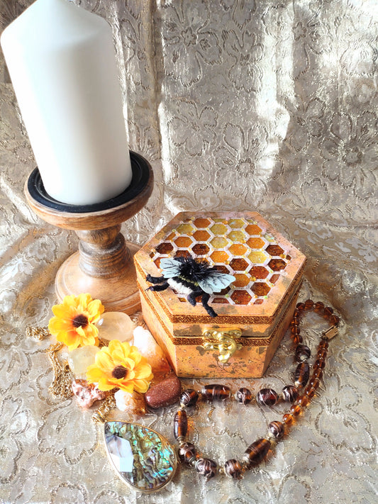 Keepsake/Trinket Box - HEXAGONAL HONEYCOMB AND BEE BOX