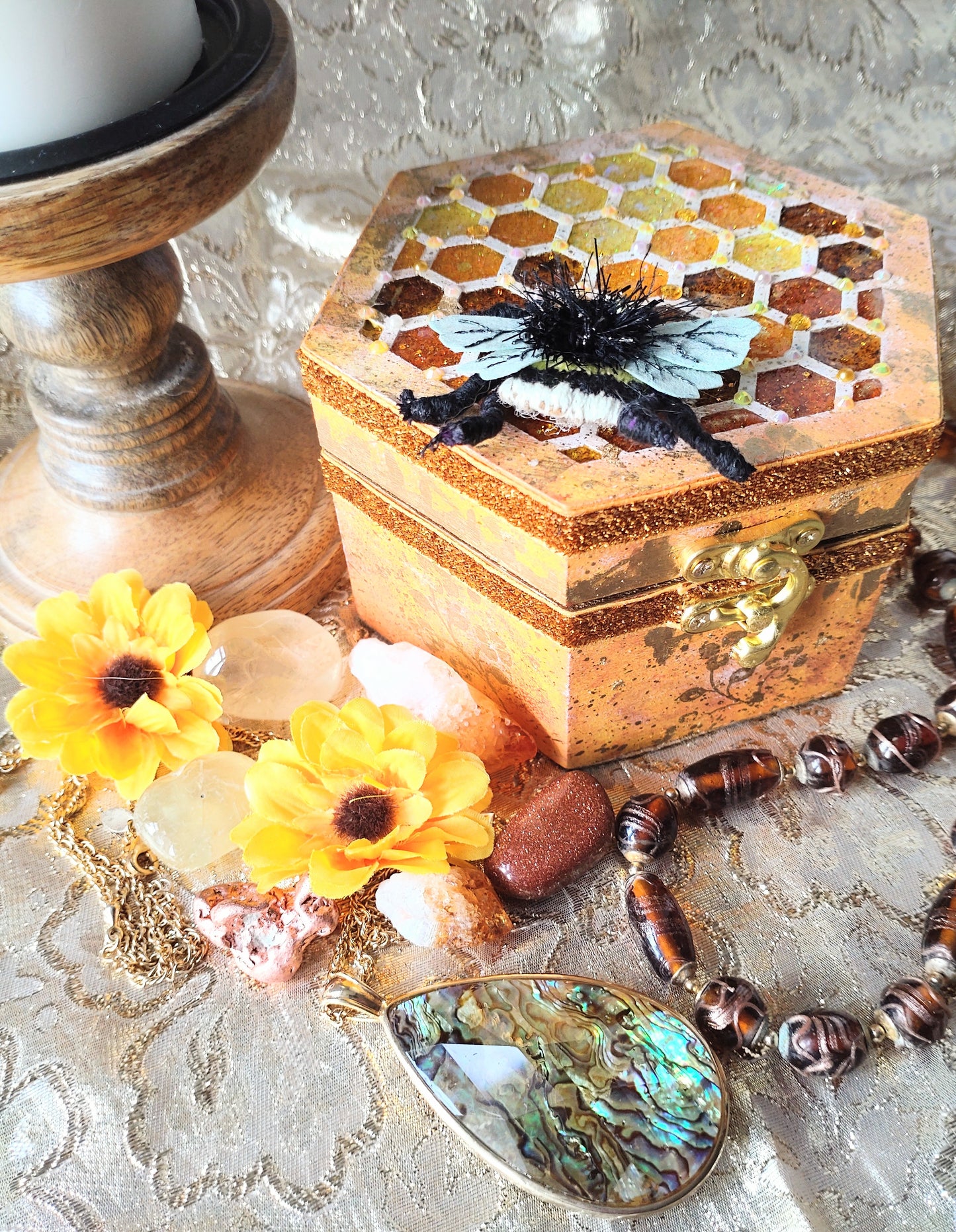 Keepsake/Trinket Box - HEXAGONAL HONEYCOMB AND BEE BOX