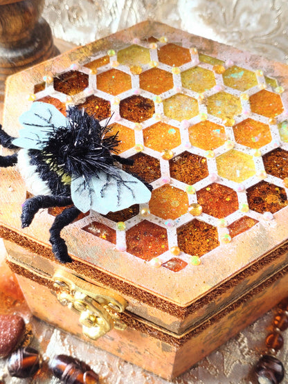 Keepsake/Trinket Box - HEXAGONAL HONEYCOMB AND BEE BOX