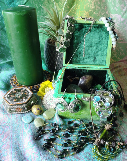 Keepsake/Trinket Box - GREEN MONSTERA LEAF BOX